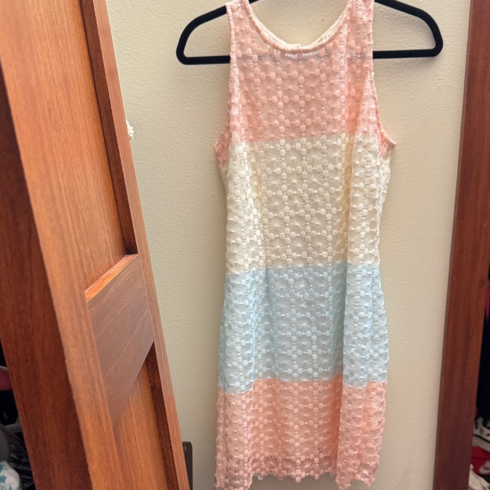 Soieblu Sleeveless Lace Colorblock Mini Dress in Peach, Cream & Light Blue